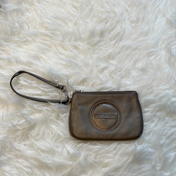 Coach Handbags - COACH clutch wallet